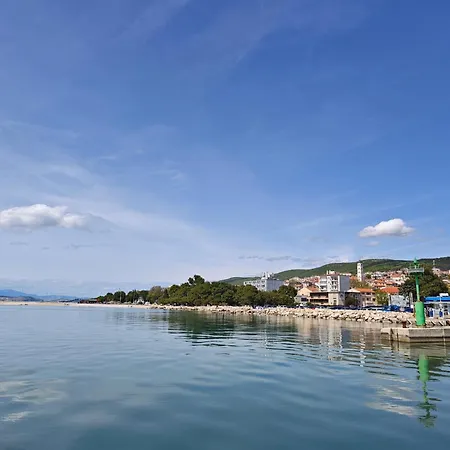 Apartment V & B By The Sea