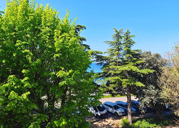 Apartment V & B By The Sea *