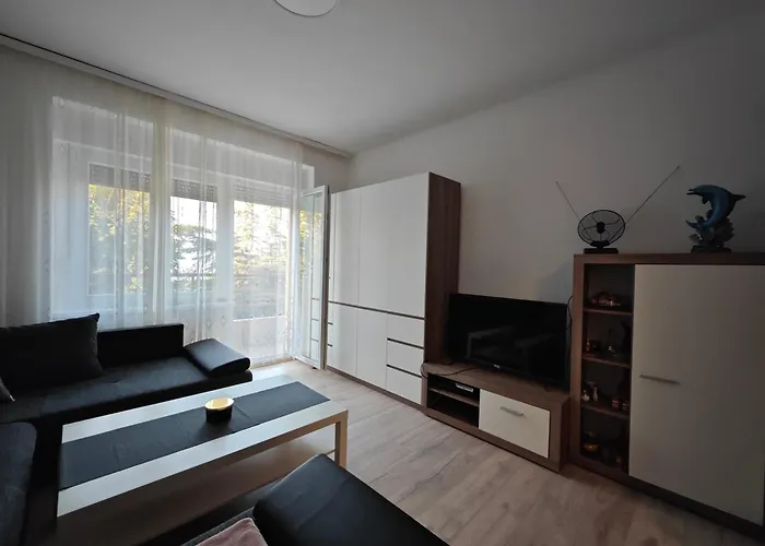 V & B By The Sea Apartment *